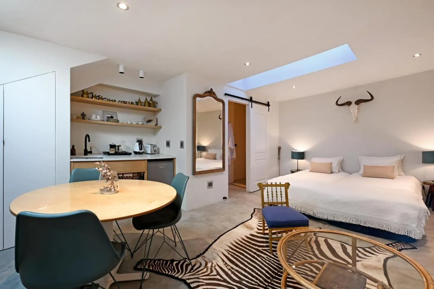 Stylish Studio Apartment In The Heart Of Le Cap